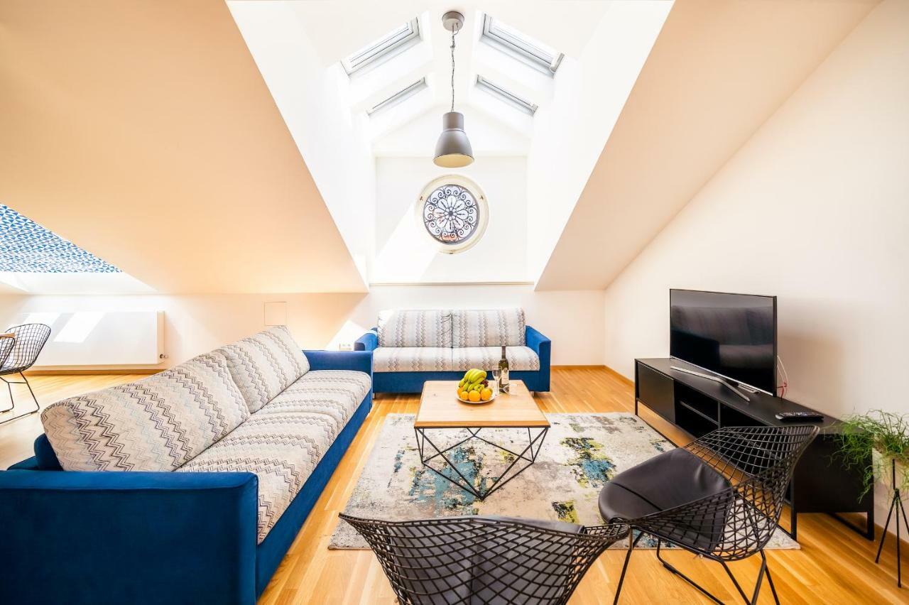 5br+3.5bt Wilson Apt. * Praga